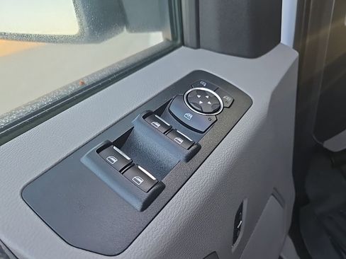 Used 2015 Ford F150 XLT image 34