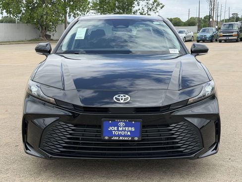 Used 2026 Toyota Camry LE FWD image 3