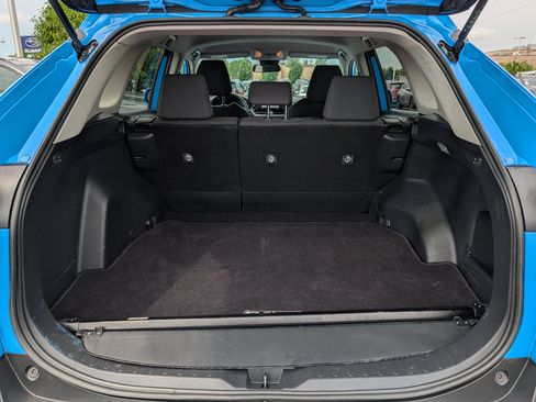 Used 2021 Toyota RAV4 LE AWD/4WD image 18