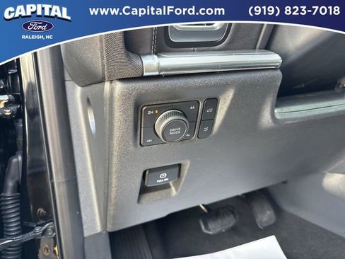 Certified 2025 Ford Expedition Max Platinum image 23