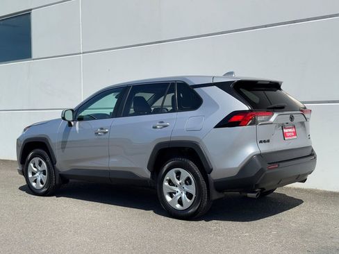 Certified 2022 Toyota RAV4 LE AWD/4WD image 5