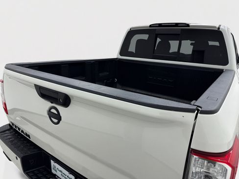 Used 2018 Nissan Titan SV w/ SV Convenience Package RWD image 49