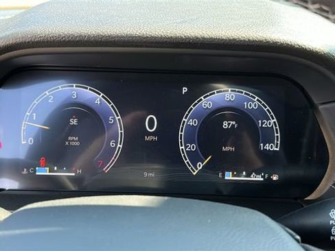 New 2025 Jeep Grand Cherokee Laredo X w/ Luxury Tech Group I AWD/4WD image 16
