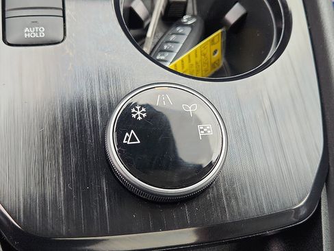 Used 2021 Nissan Rogue SV w/ Premium Package image 19