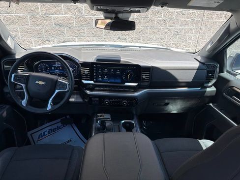 Used 2025 Chevrolet Silverado 1500 LT w/ Z71 Off-Road Package AWD/4WD image 11