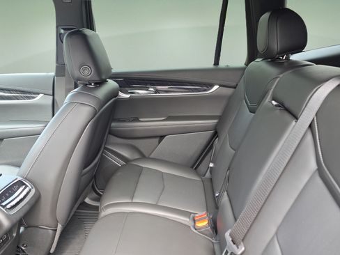 Used 2022 Cadillac XT6 Premium Luxury AWD/4WD image 24