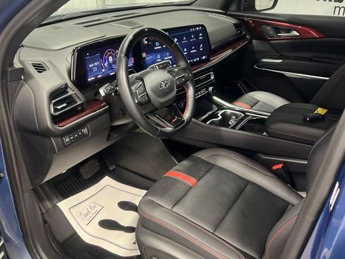 Used 2024 Chevrolet Traverse RS w/ LPO, Floor Liner Package AWD/4WD image 13
