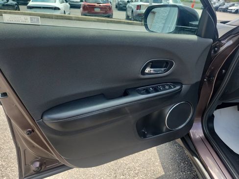 Used 2022 Honda HR-V EX image 11