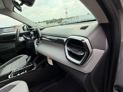 New 2026 Chevrolet TrailBlazer LT w/ LT Cold Weather Package FWD image 11