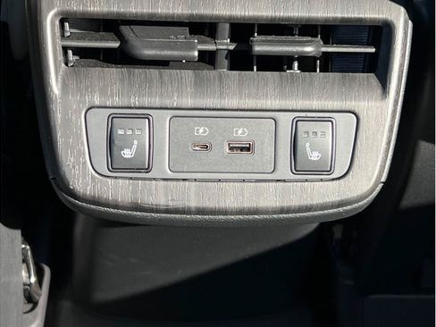 Used 2023 Nissan Ariya FWD image 10