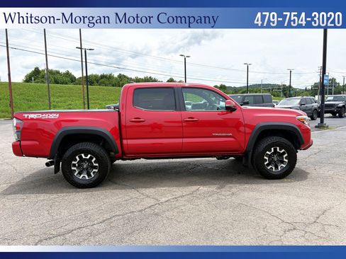 Used 2021 Toyota Tacoma TRD Off-Road w/ Technology Package AWD/4WD image 4