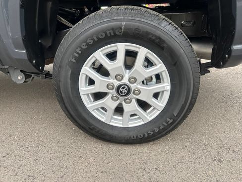 Used 2025 Toyota Tacoma SR w/ SR Upgrade Package AWD/4WD image 31