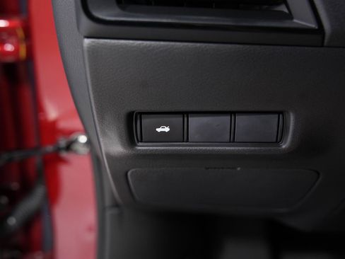 Used 2026 Nissan Sentra SR w/ Floor Mat Package FWD image 32
