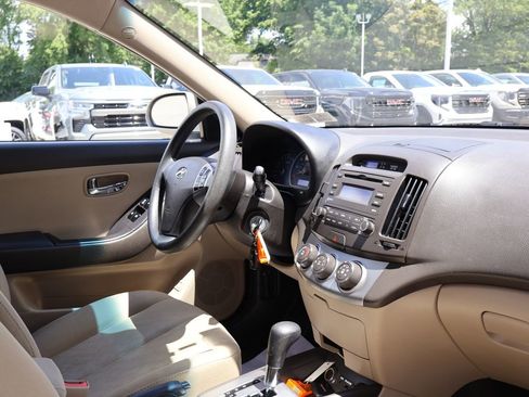 Used 2010 Hyundai Elantra GLS FWD image 28