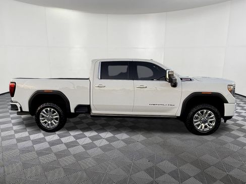 Used 2021 GMC Sierra 3500 Denali w/ Denali Ultimate Package image 7