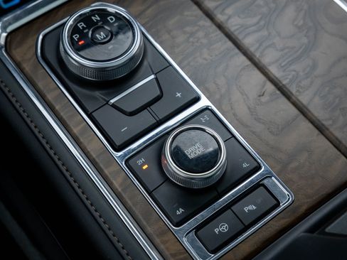 Used 2019 Ford Expedition Max Platinum image 31