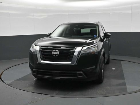 Used 2025 Nissan Pathfinder SV AWD/4WD image 5
