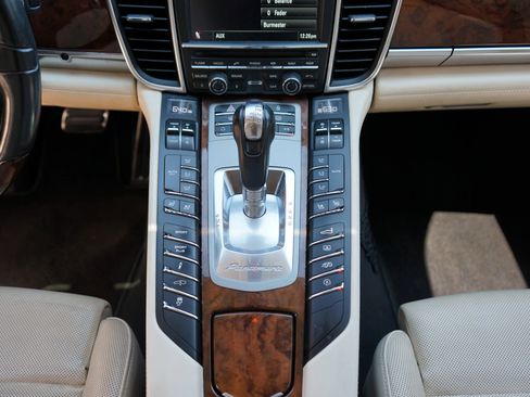 Used 2013 Porsche Panamera GTS image 14