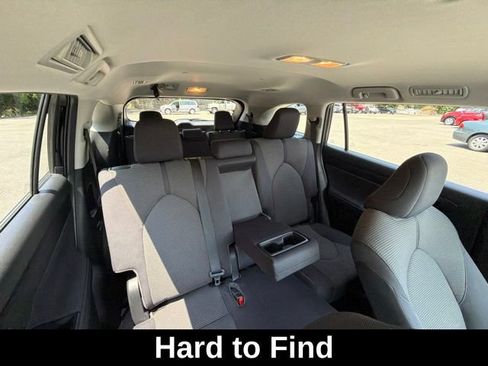 Used 2023 Toyota Highlander LE AWD/4WD image 13