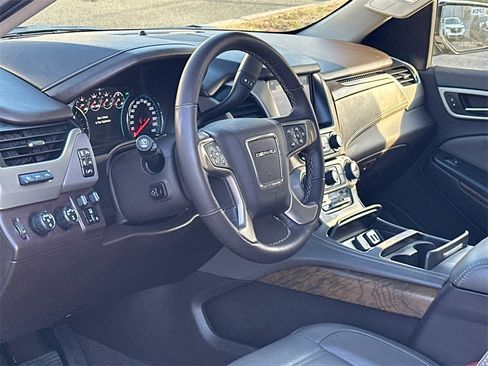 Used 2019 GMC Yukon XL Denali w/ Denali Ultimate Package image 18