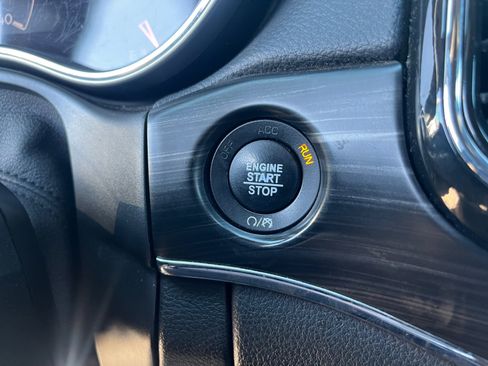 Used 2022 Jeep Grand Cherokee Limited image 30