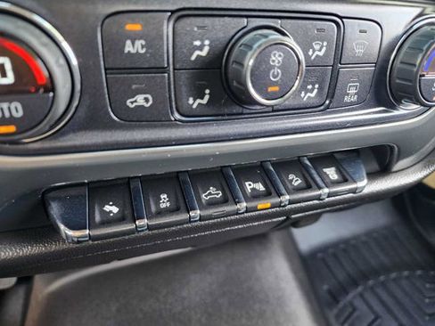 Used 2015 Chevrolet Silverado 2500 LT w/ Z71 Package, Off-Road image 25