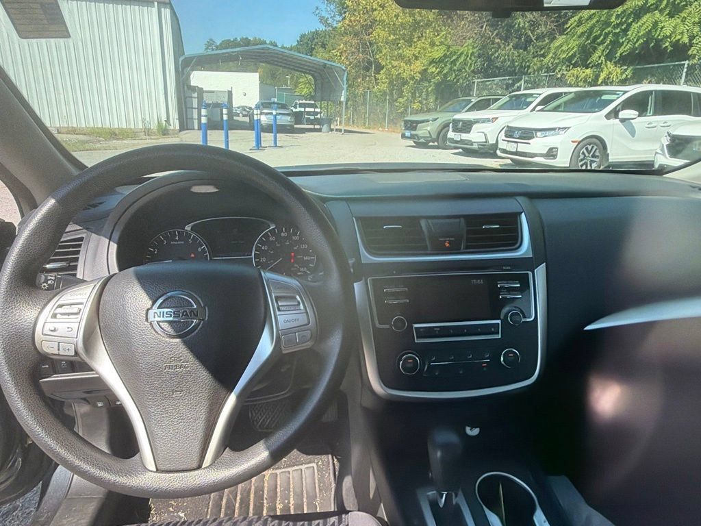 Used 2017 Nissan Altima 2.5 S FWD image 39