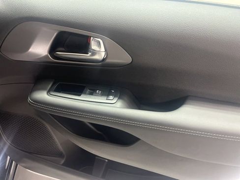 New 2025 Chrysler Voyager LX image 18