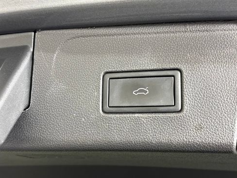 Used 2023 Volkswagen Atlas SE w/ Panoramic Sunroof Package FWD image 26
