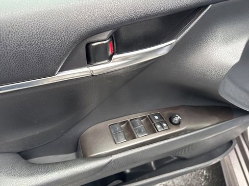 Used 2024 Toyota Camry SE image 20