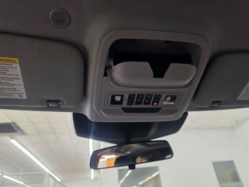 Used 2020 Ford Explorer XLT w/ Equipment Group 202A AWD/4WD image 33