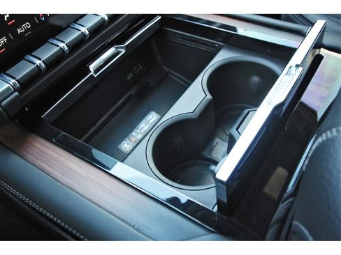 Used 2025 GMC Yukon Denali image 25