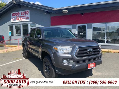 Used 2020 Toyota Tacoma SR5 AWD/4WD image 3
