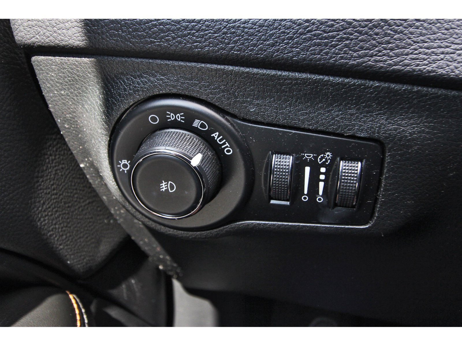 Used 2018 Jeep Compass Latitude w/ Popular Equipment Group FWD image 23