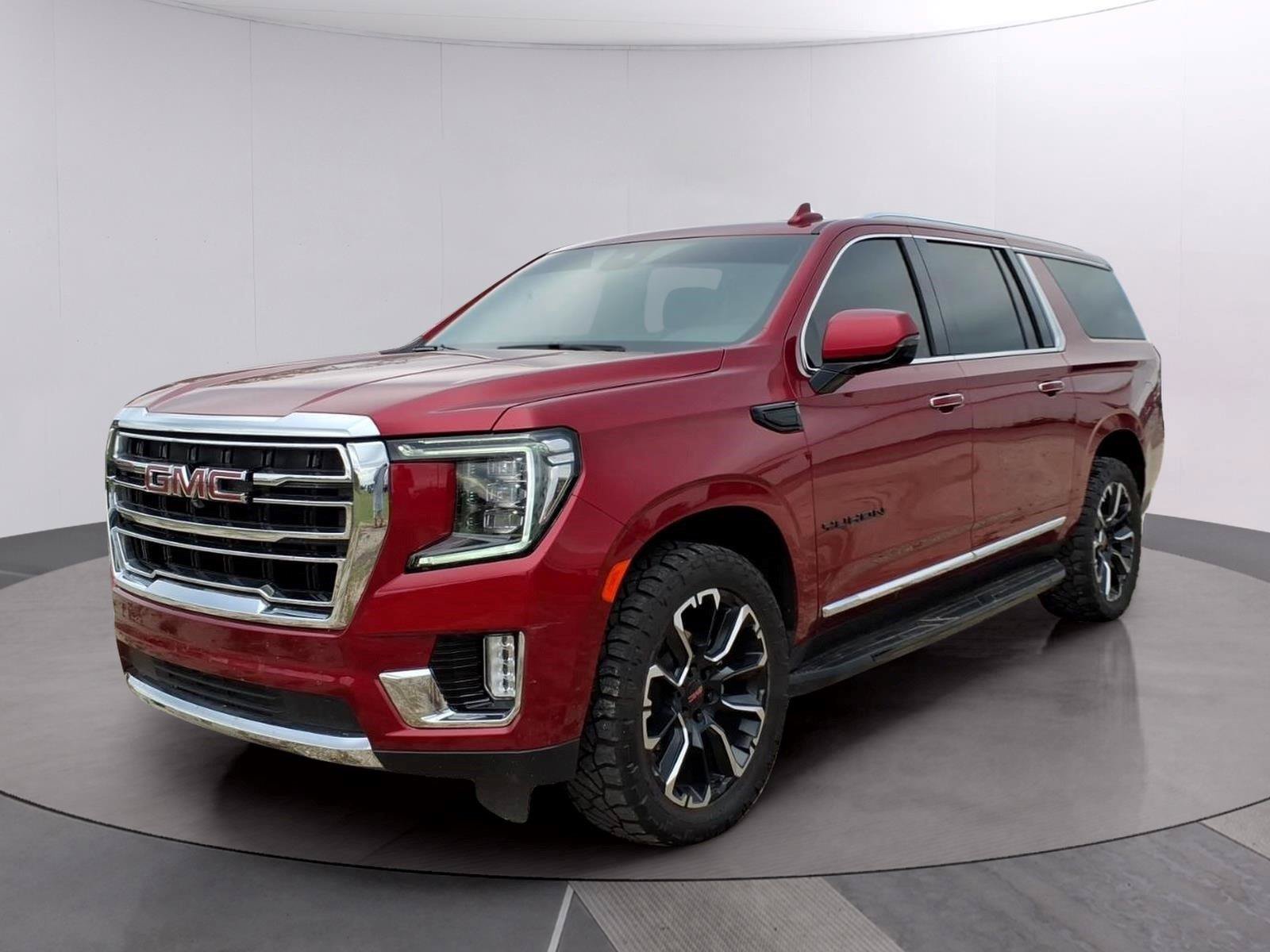 Used 2023 GMC Yukon XL SLT w/ SLT Premium Package AWD/4WD image 1