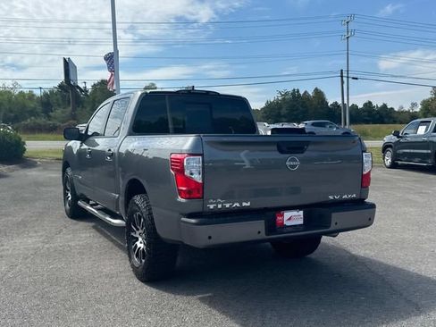 Used 2024 Nissan Titan SV AWD/4WD image 6