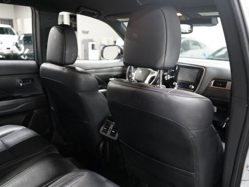 Used 2022 Mitsubishi Outlander SEL AWD/4WD image 28