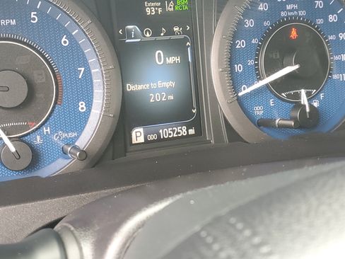 Certified 2018 Toyota Sienna XLE Premium FWD image 24