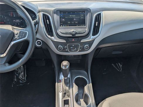 Used 2019 Chevrolet Equinox LS FWD image 17