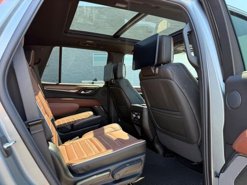 Used 2024 GMC Yukon Denali Ultimate AWD/4WD image 10
