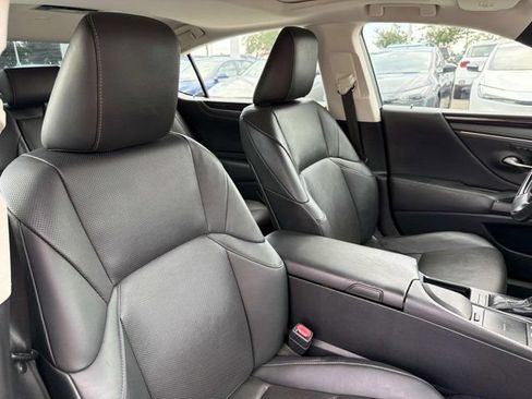 Used 2019 Lexus ES 350 w/ Premium Package FWD image 18