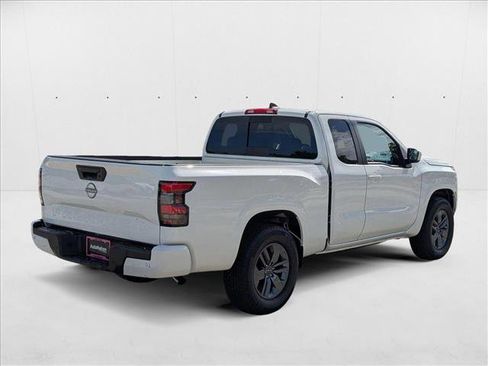 New 2025 Nissan Frontier SV image 2
