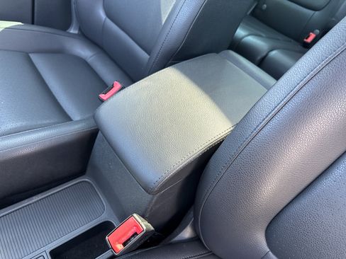 Used 2011 Volkswagen Tiguan S image 13