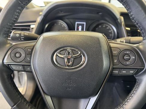 Used 2022 Toyota Camry SE FWD image 13