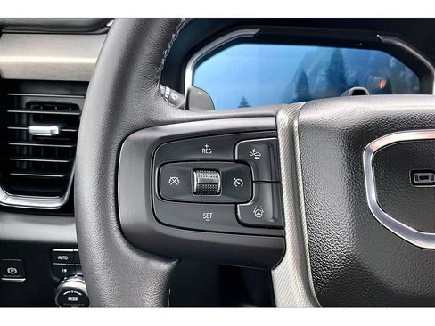 Used 2023 GMC Sierra 1500 Denali w/ Technology Package AWD/4WD image 12