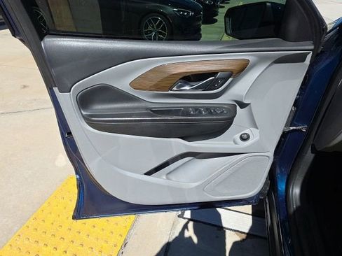 Used 2019 GMC Terrain SLE w/ Driver Convenience Package image 11