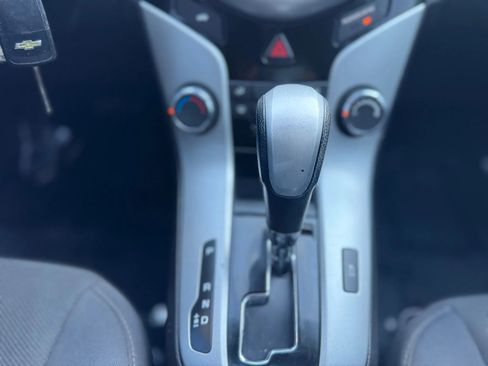 Used 2016 Chevrolet Cruze LT w/ Sun And Sound Package image 29