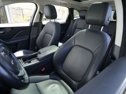 Used 2019 Jaguar F-PACE Premium AWD/4WD image 18