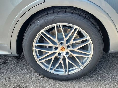 New 2026 Porsche Cayenne AWD/4WD image 11