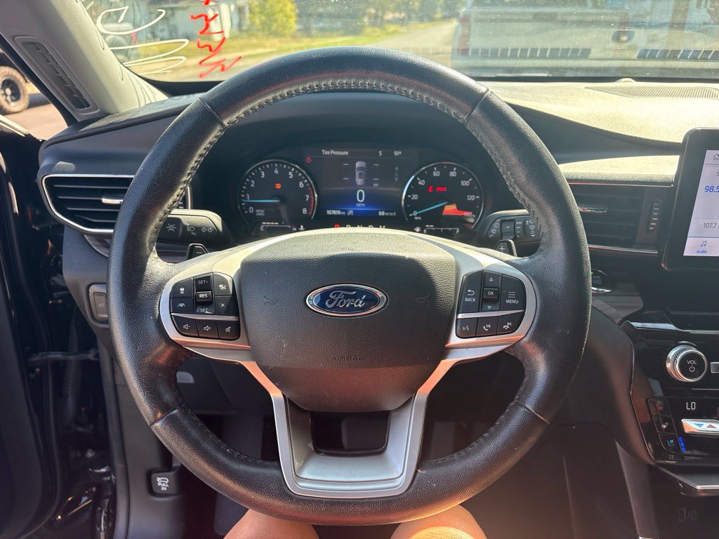 Used 2021 Ford Explorer Limited w/ Equipment Group 301A AWD/4WD image 16